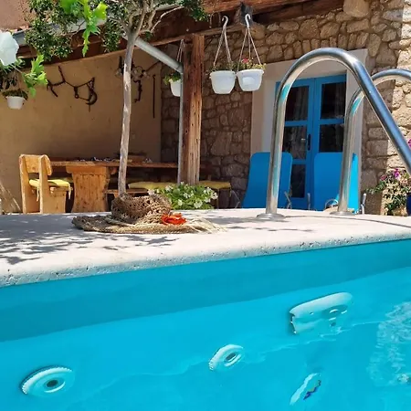 Charming Stone In A Peaceful Setting Near Crikvenica 빌라 Barci